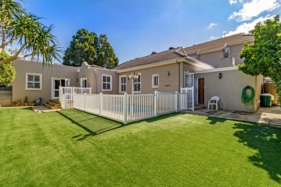 5 Bedroom Property for Sale in Golden Acre Western Cape